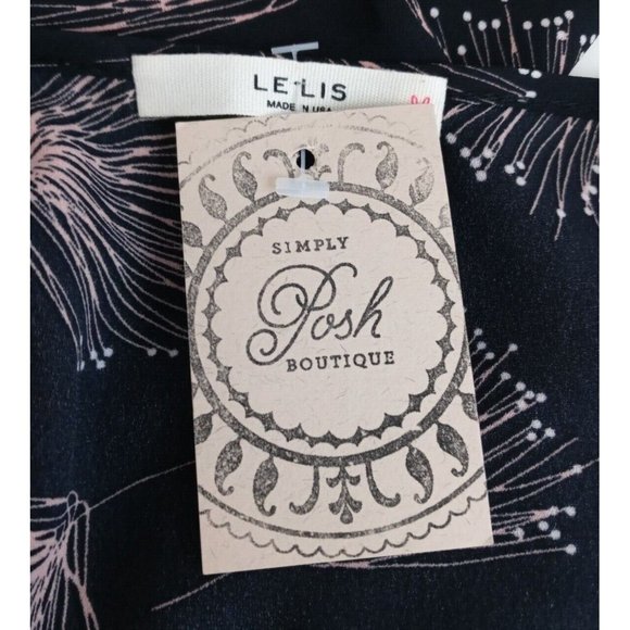 NWT Le Lis Sheer Floral Blouse With Peek-A-Boo Neck Size Medium - Picture 5 of 6